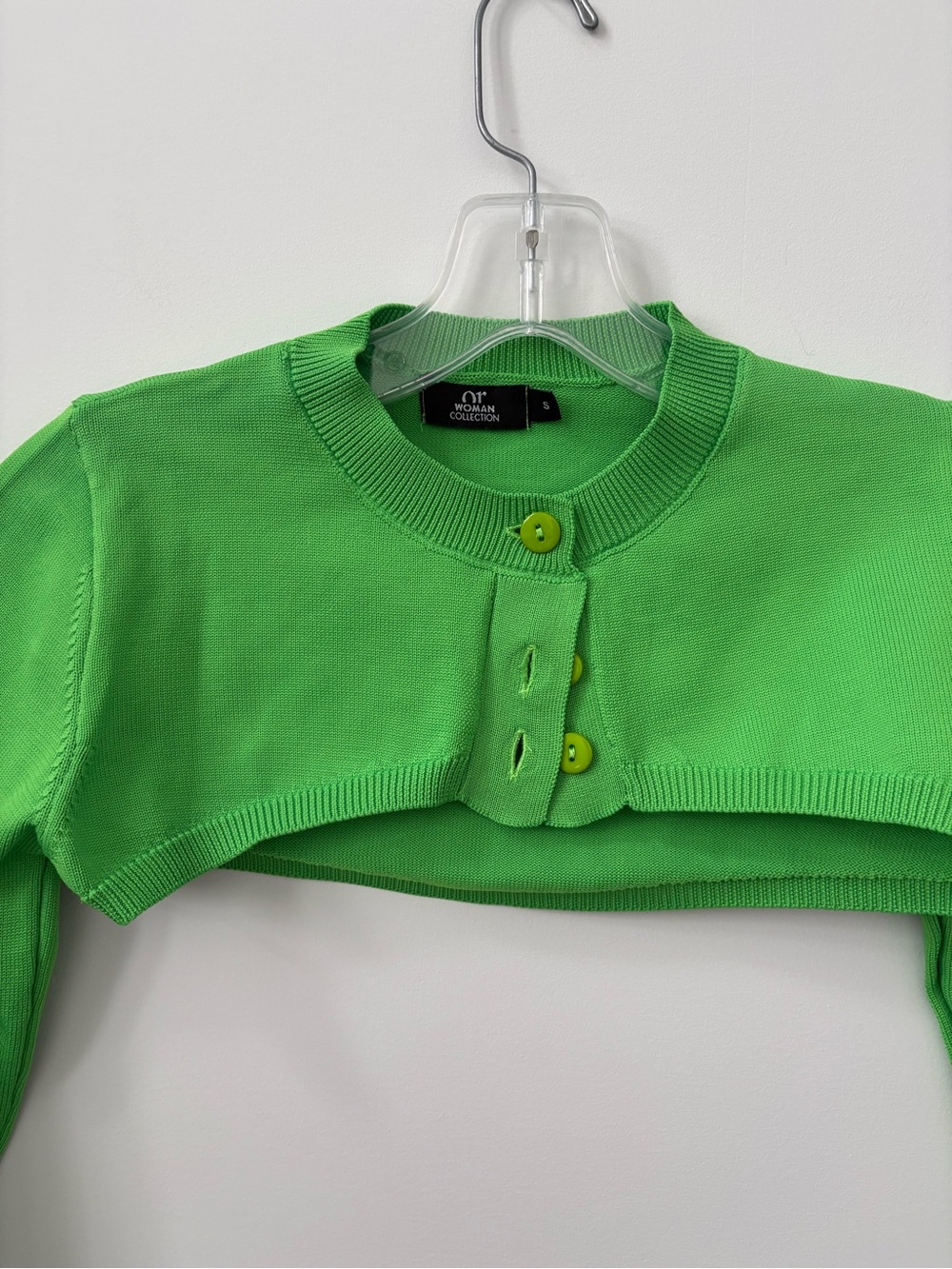 Cropped Button-Front Bolero in Green - Picture 2 of 7